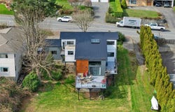 241 Alder St S, Campbell River, BC V9W 2M9