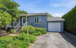 204 Rue Ernest-Aubin, Laval (Sainte-Rose), QC H7L 5H4