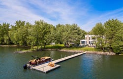 1407 Rue de Noyan, Saint-Jean-sur-Richelieu, QC J2X 4X9