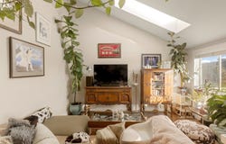 612 E 4th Street, North Vancouver, BC V7L 1J8
