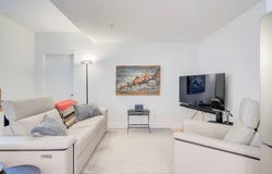 60 Rue de l'Éclipse 2409, Brossard, QC J4Z 0T8