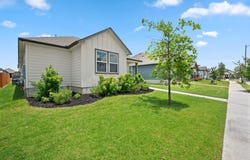 106 Doc Johns Dr, Hutto, TX 78634