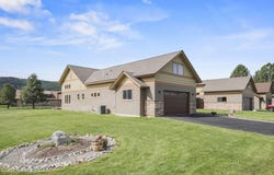 10 Bellflower Ct, Blanchard, ID 83804
