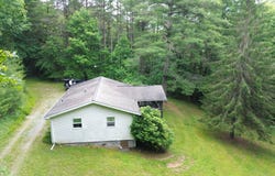 4262 Steven Hole Run Rd, Buckeye, WV 24924