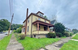 1101 Pollock Ave, New Castle, PA 16101