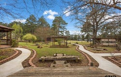 2320 Grangeway Rd, Marshall, TX 75672