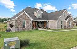 214 Chestnut Oak Dr, Florence, AL 35633