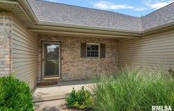 209 HUNTINGTON Road, Chatham, IL 62629