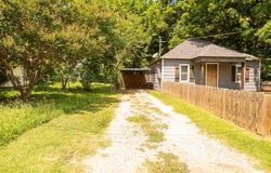 205 E Nelson Street, Bowie, TX 76230