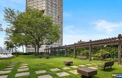 7004 Boulevard E, Guttenberg, NJ 07093