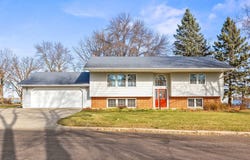 362 S Shore Drive, Winsted, MN 55395