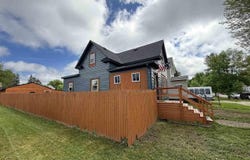 224 3rd St NW, Chisholm, MN 55719