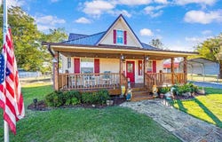 704 6th St, Elgin, OK 73538