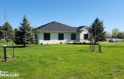 808 4th Street NE, Hampton, IA 50441