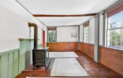 17 S Main St, Petersham, MA 01366