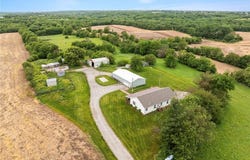 9226 427 Road, Savannah, MO 64485
