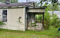 109B McClain St, Lamar, SC 29069