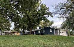 55 White Birch Road, Springfield, IL 62707