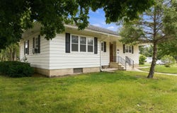 102 S Walnut Street, Sumner, IA 50674