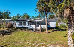 105 Ninth St, Steinhatchee, FL 32359