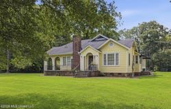 3521 Mcfarland Road, Raymond, MS 39154