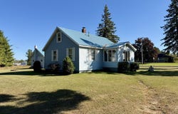 597 GARFIELD AVENUE, CHEBOYGAN, MI 49721