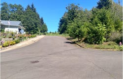 48522 SIX POINT Dr, Oakridge, OR 97463