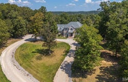 1 Twin Oaks Lane, Poplar Bluff, MO 63901