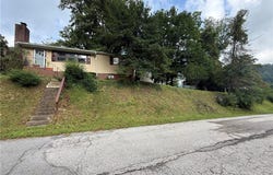 355 W Third Avenue, Madison, WV 25130