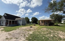 207 Mcgloin Street, Three Rivers, TX 78071