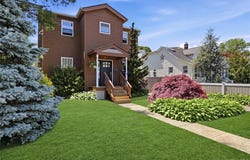 100 Elm Street, Islip, NY 11751