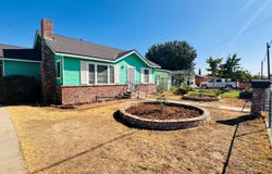 232 E Sweet Avenue, Visalia, CA 93291