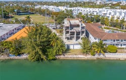 10 S Shore Dr, Miami Beach, FL 33141