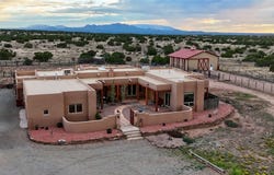 15 Silver Saddle, Santa Fe, NM 87540