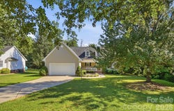 6530 Fly A Way Drive, Denver, NC 28037