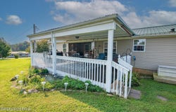 85 Oaklawn Ct, Brandenburg, KY 40108