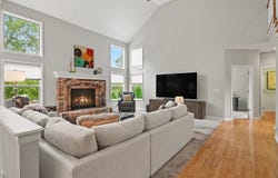 204 Holly Lane, Oswego, IL 60543