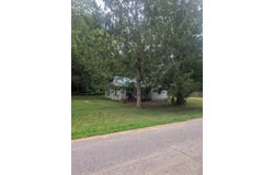 215 S Monroe Street, Bloomingdale, MI 49026