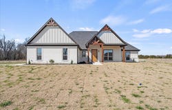 3186 County Road 1076, Celeste, TX 75423