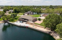 361 Sunset Dr., Doniphan, NE 68832