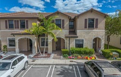 10629 W 32nd Ln, Hialeah, FL 33018