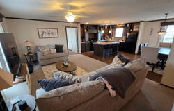 25791 Hanover Dr, Flat Rock, MI 48134