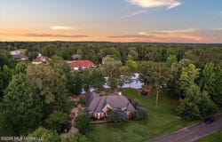 6 Red Head Point, Raymond, MS 39154