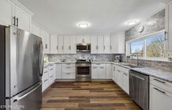 704 Pea Ridge Rd, Sunbright, TN 37872