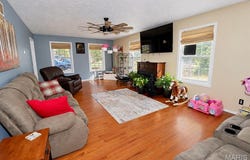 808 Carrie Circle, Lebanon, MO 65536