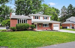 412 ALLEGHENY DRIVE, MECHANICSBURG, PA 17055