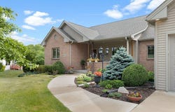 9974 TYBOW Trail, ROSCOE, IL 61073