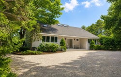 10 Peacock Path, East Quogue, NY 11942