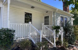 201 ROBIN HOOD RD, STAUNTON, VA 24401