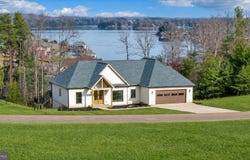 639 COMPASS COVE Circle, MONETA, VA 24121